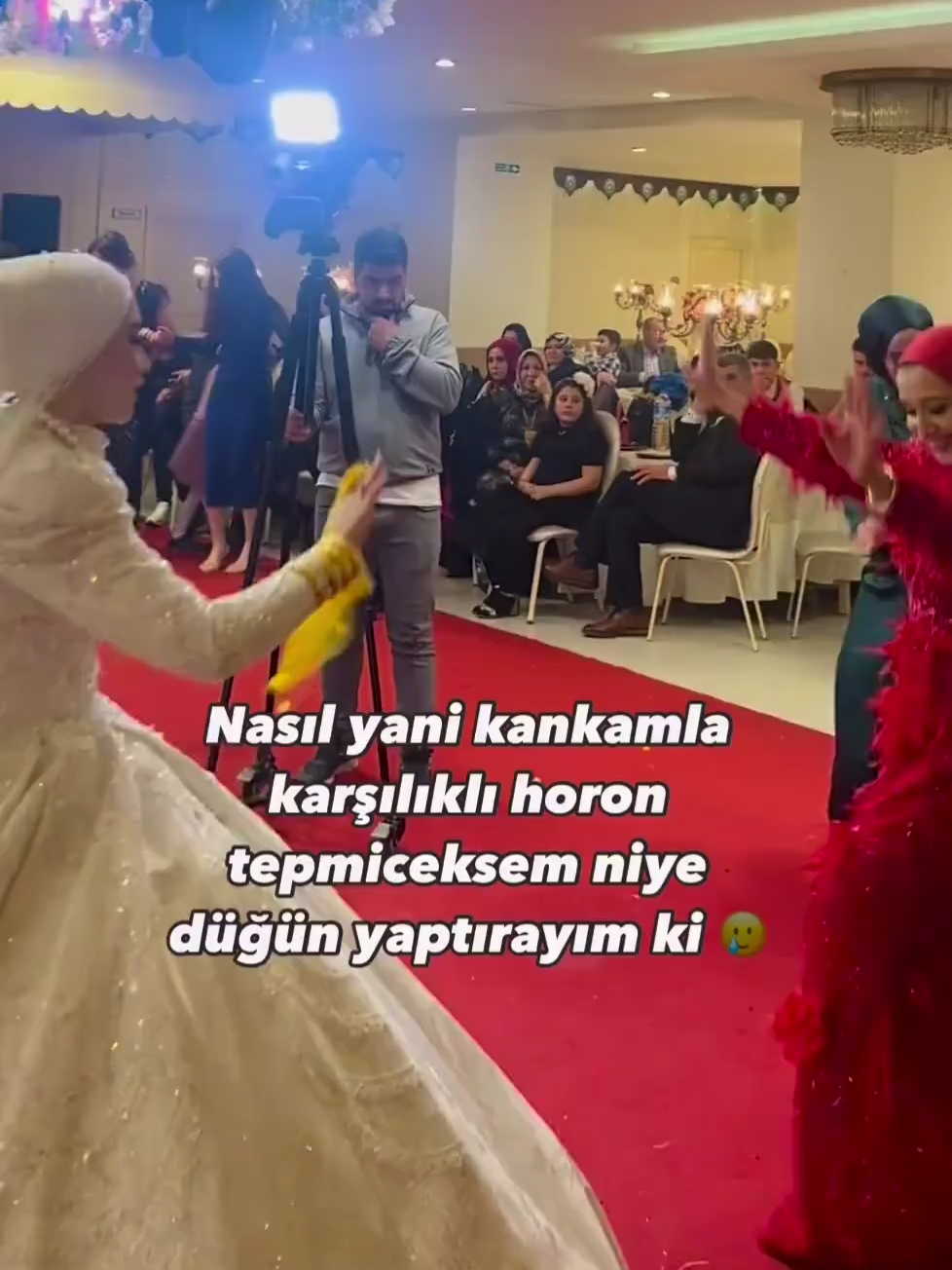 @D&uuml;ğ&uuml;nlerden Kesitler