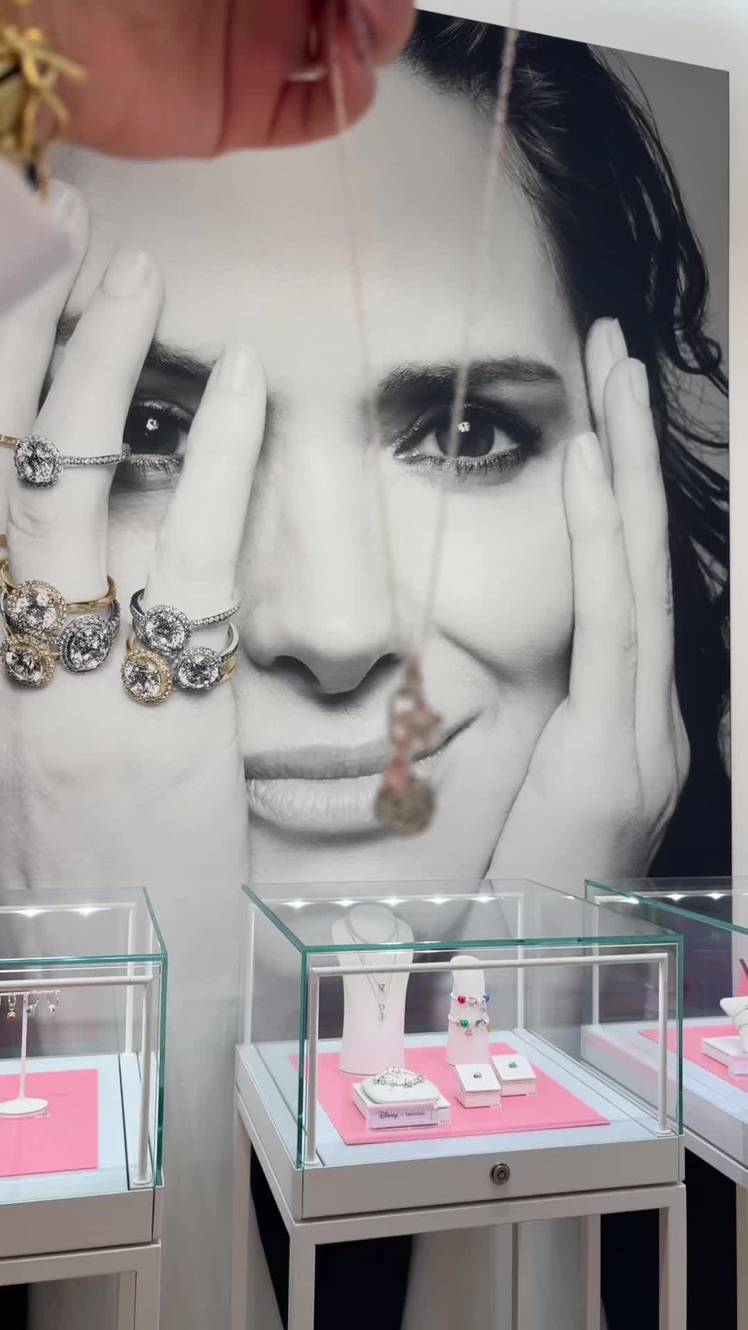 @Pandora Apeldoorn