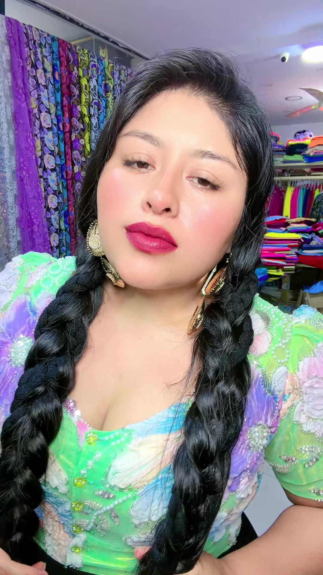 @Noelia Mujer Elegante