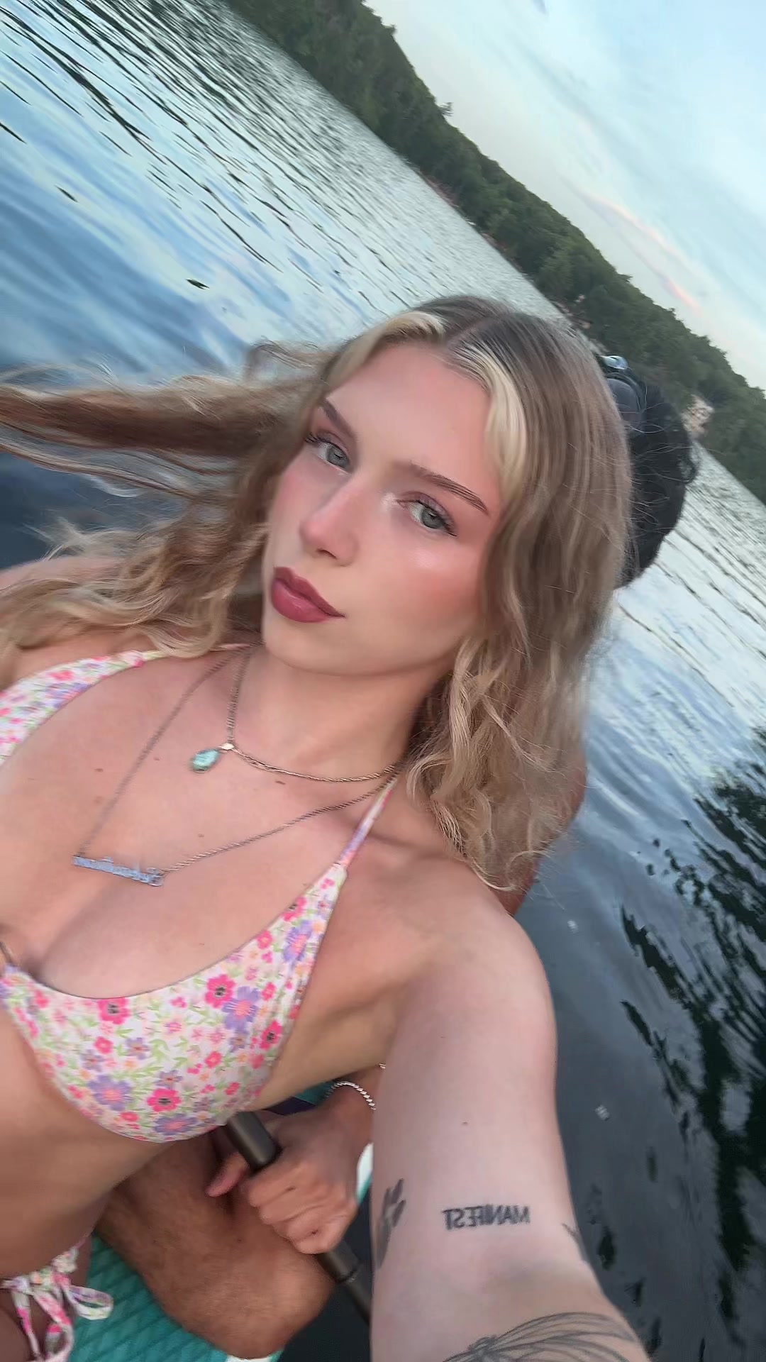 @ays ☮︎