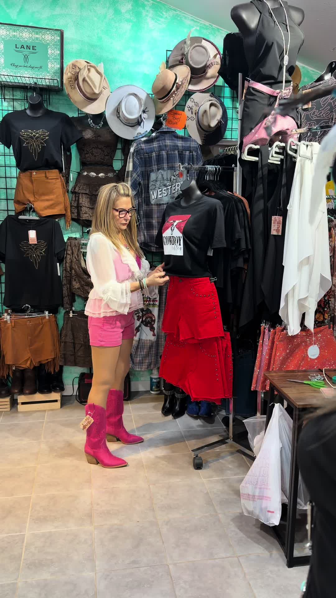 @Trendy Not Spendy BOOTique