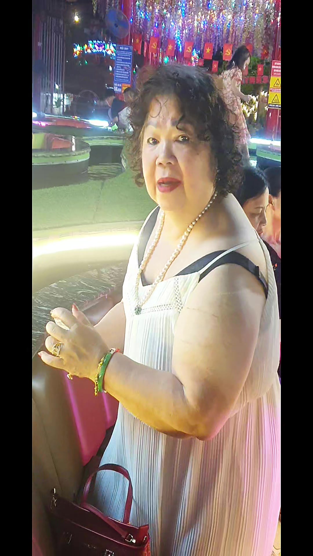 @Bạch yến ho&agrave;ng