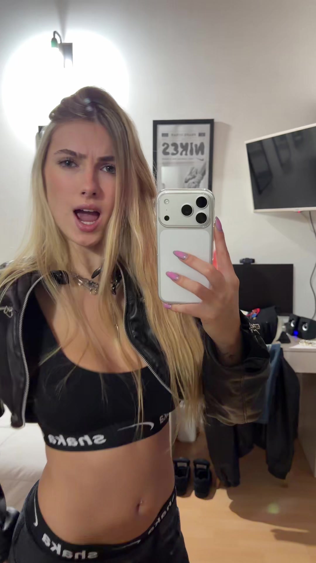 @✧₊⁺ vicky albino ✧₊⁺