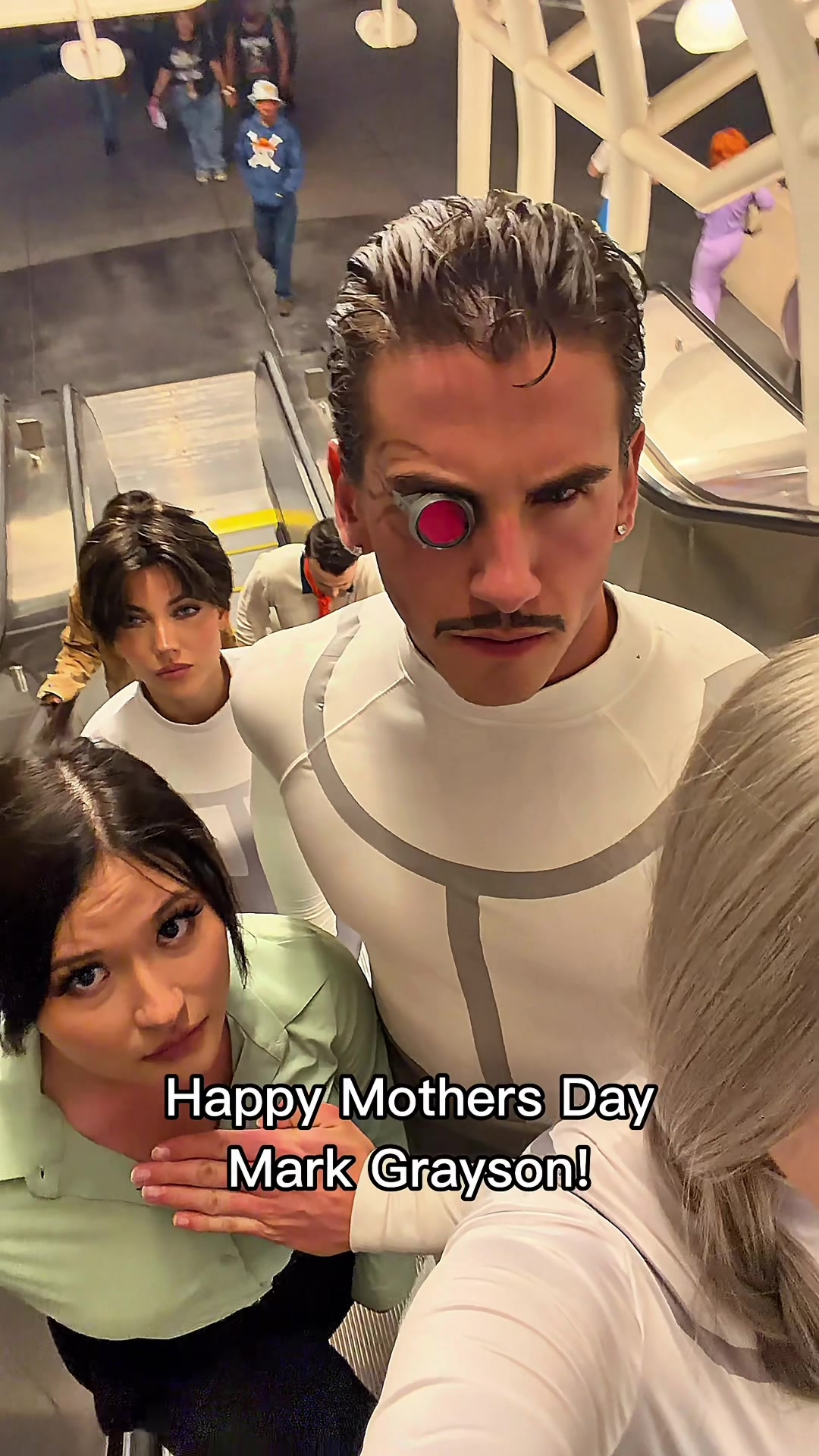 @JoestarCosplay