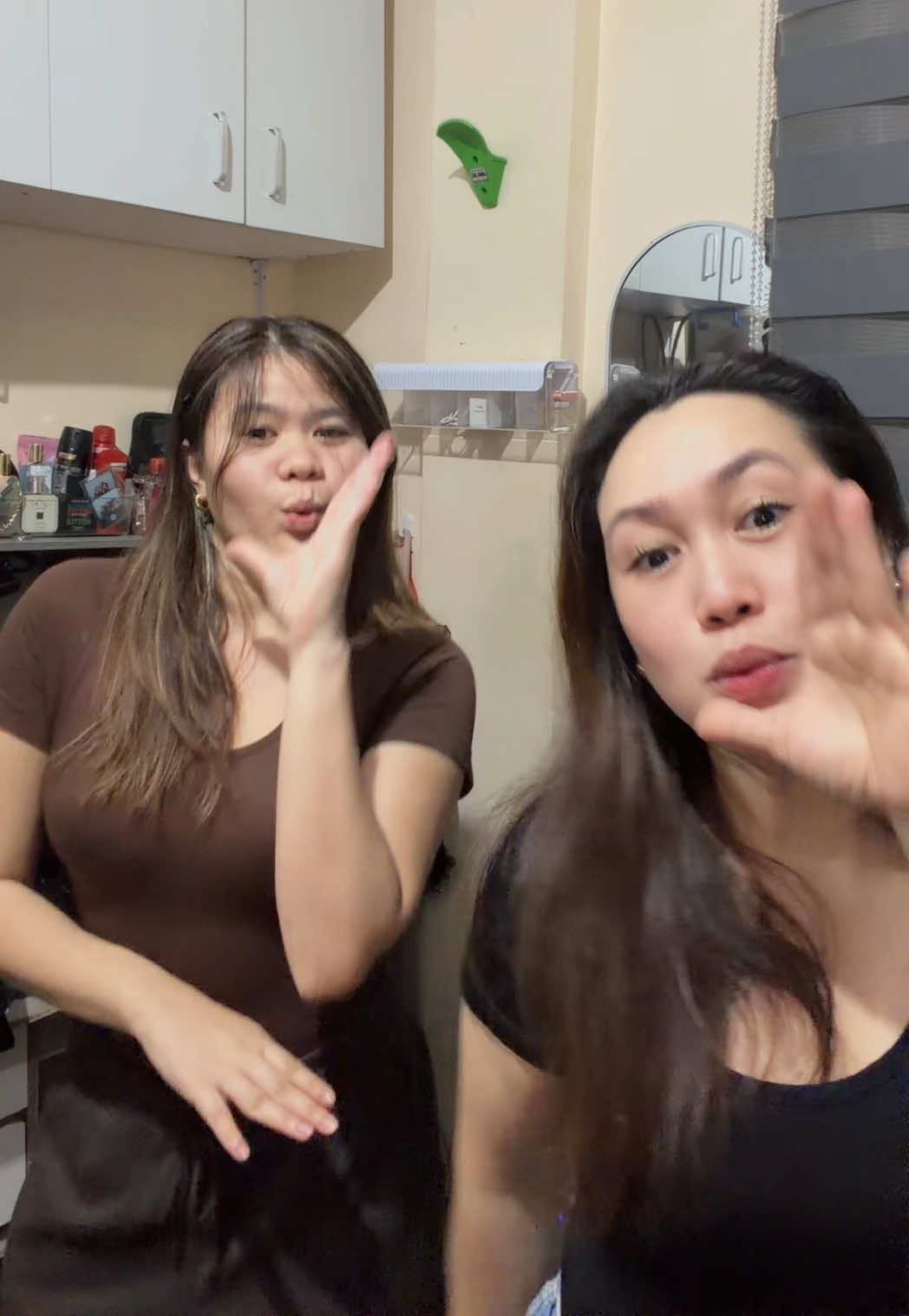 @Anggeee ᥫ᭡