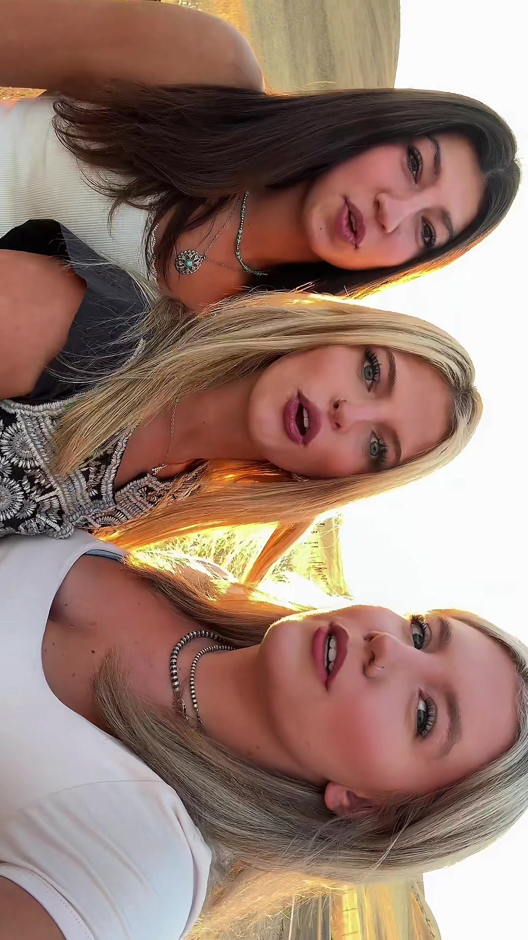 @avaaaa