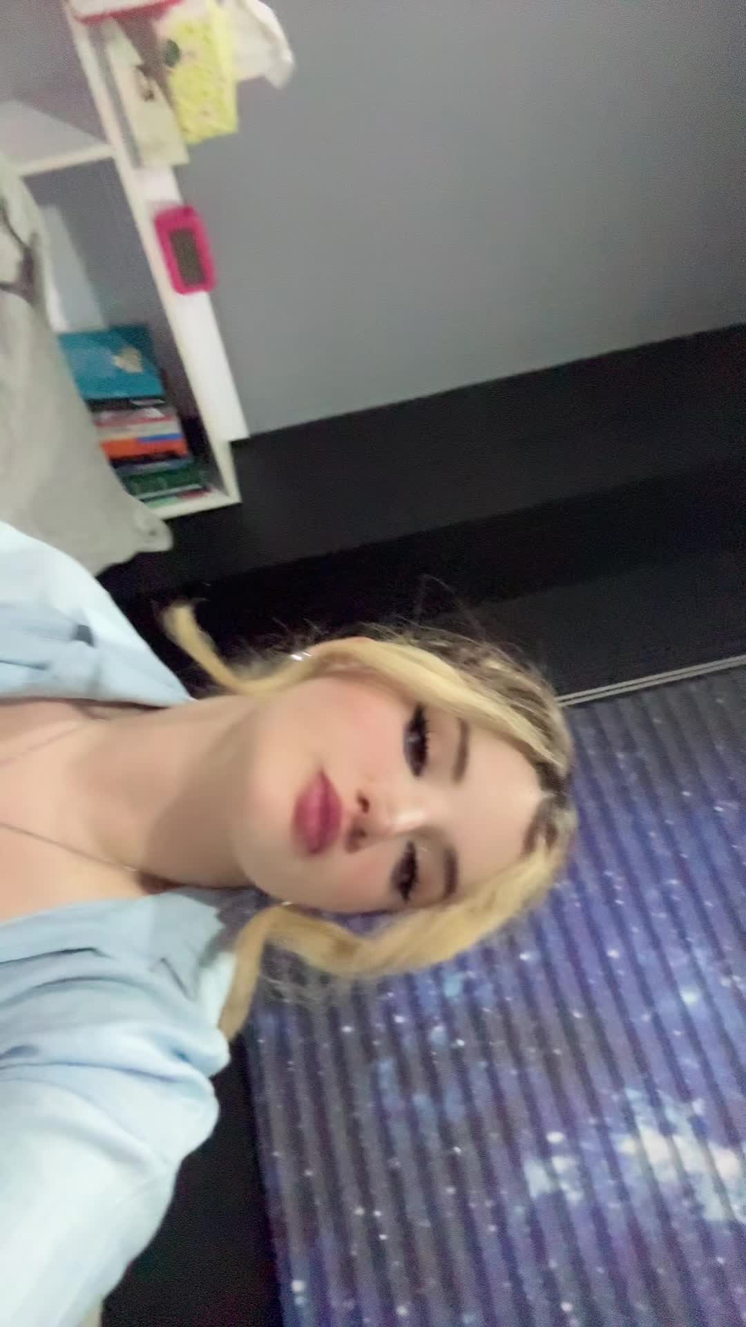 @Anahitaque