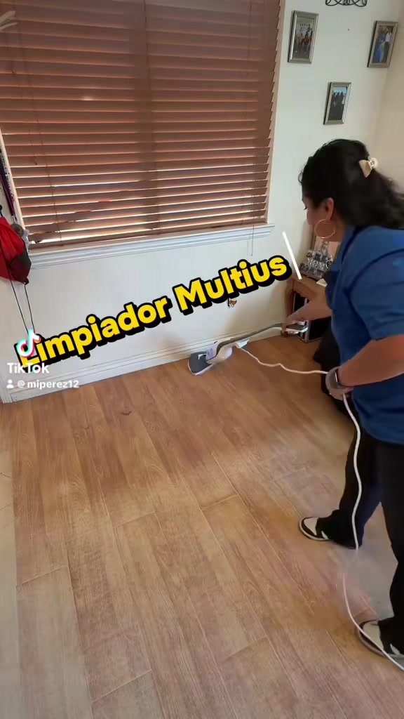 @Mónica Pérez