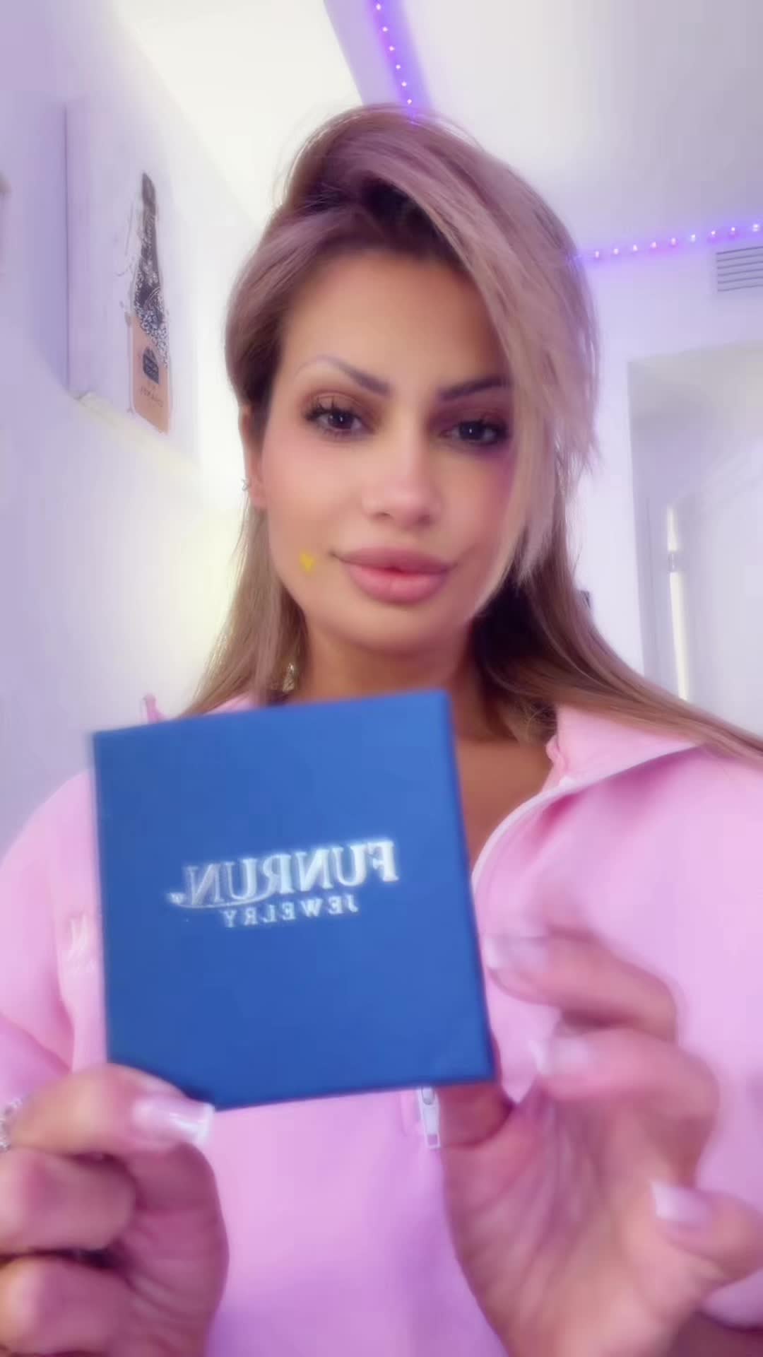 @Nicoleᥫ᭡