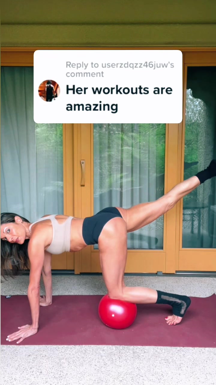 @Lydia Magnoli | Home Workouts