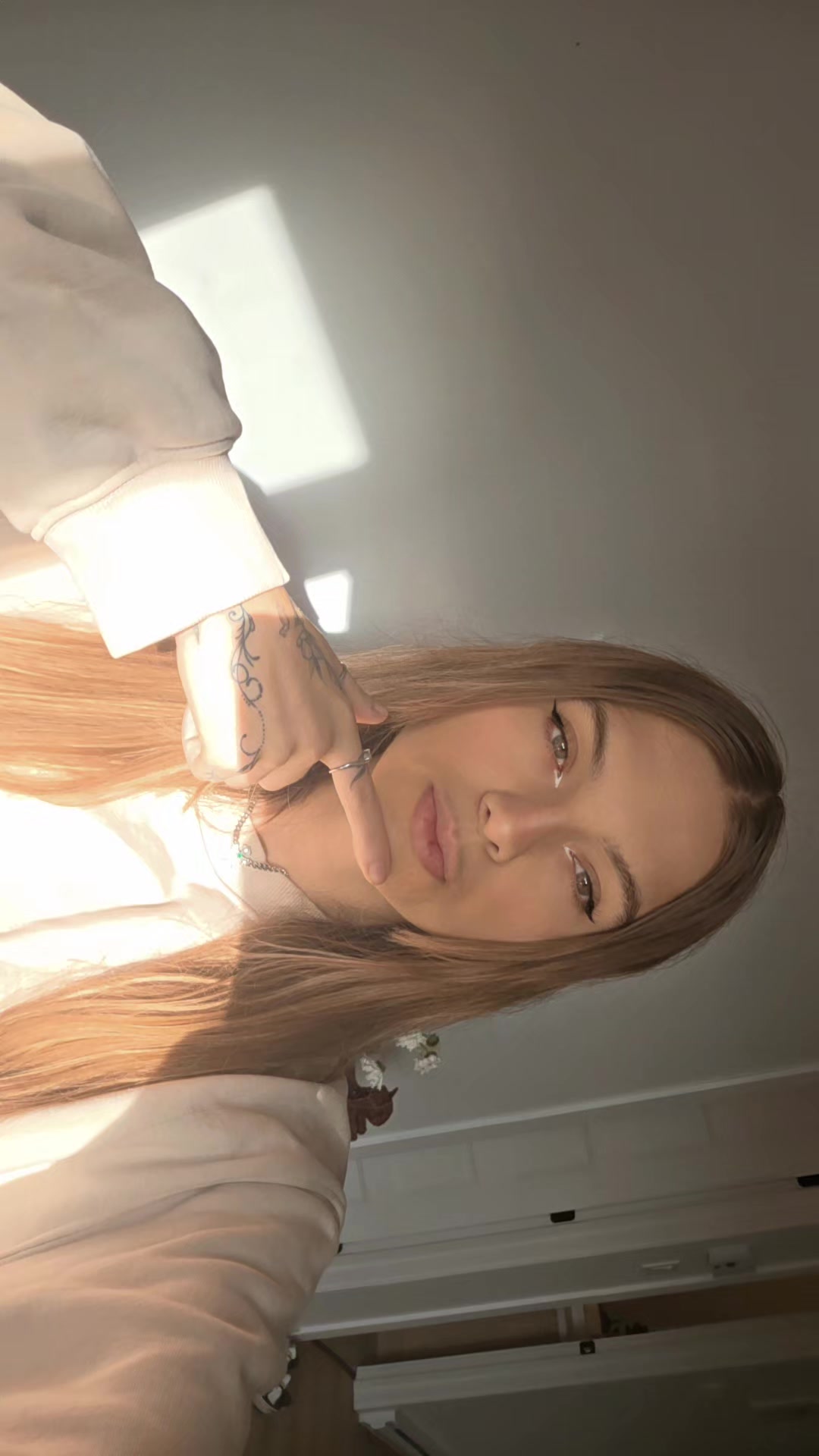 @𝙷&eacute;𝚕&eacute;𝚗𝚊♡