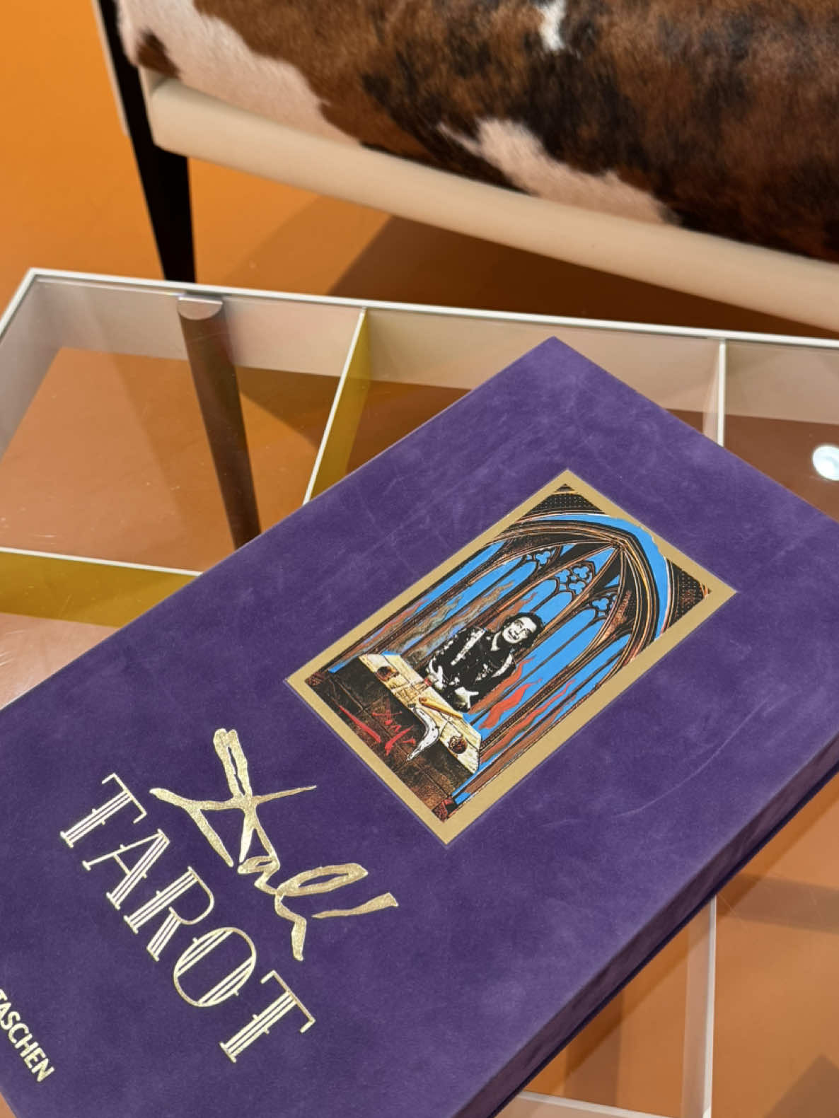 @TASCHEN