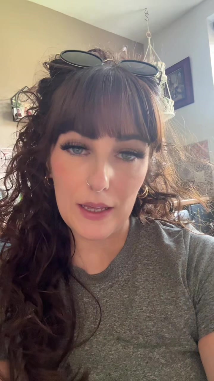 @Danielle🦋