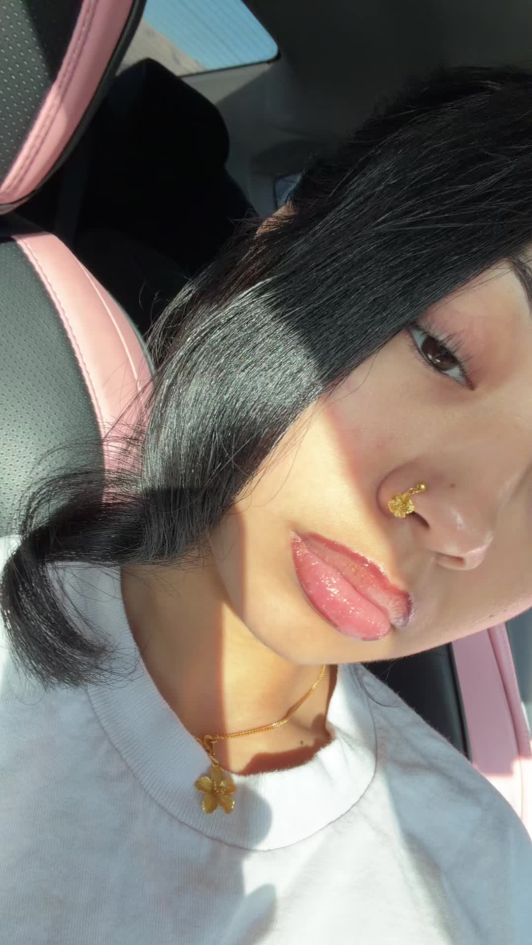 @_realprettyangie