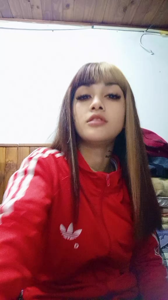 @Iaraaa__5