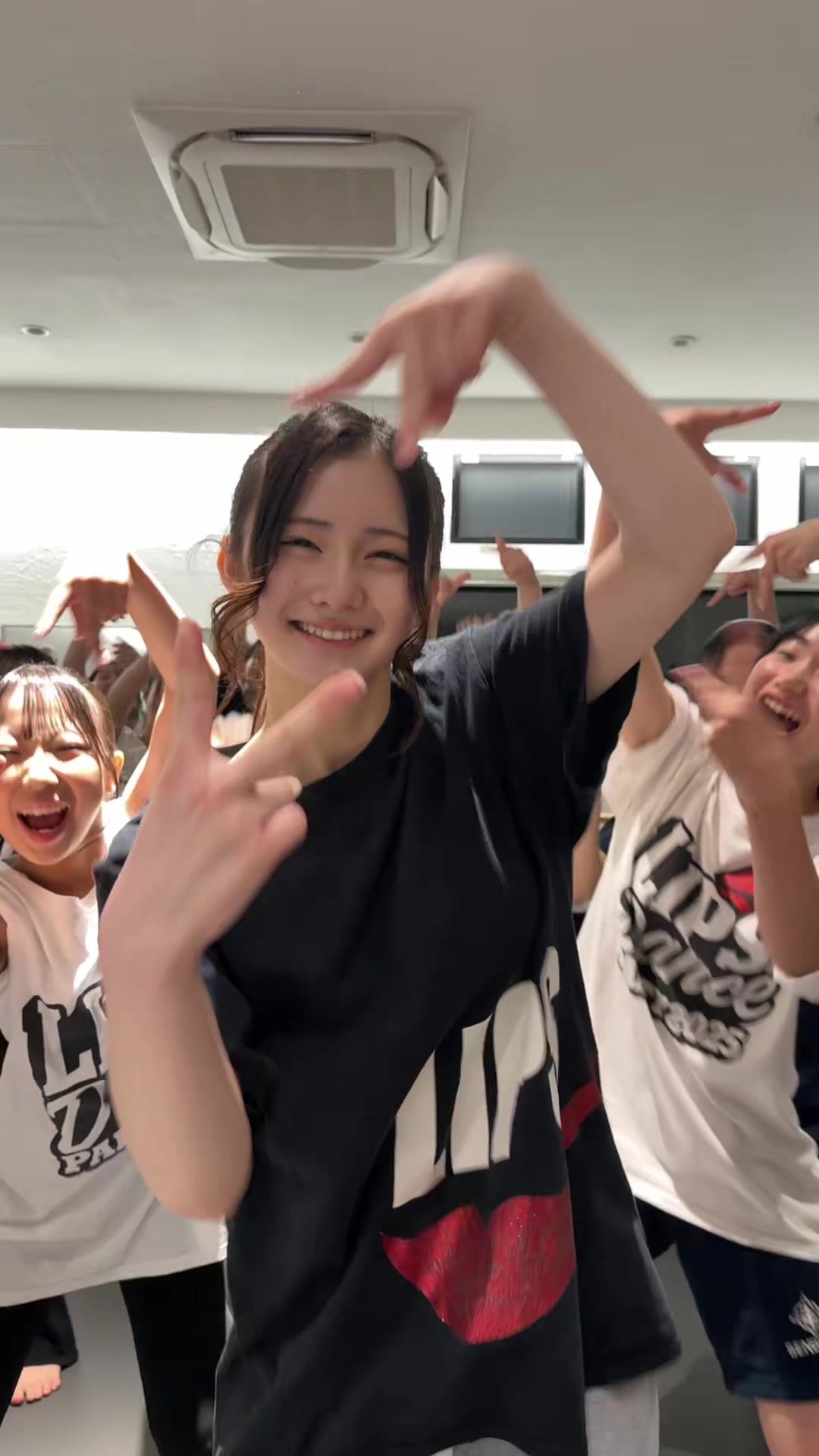 @Lips Dance School