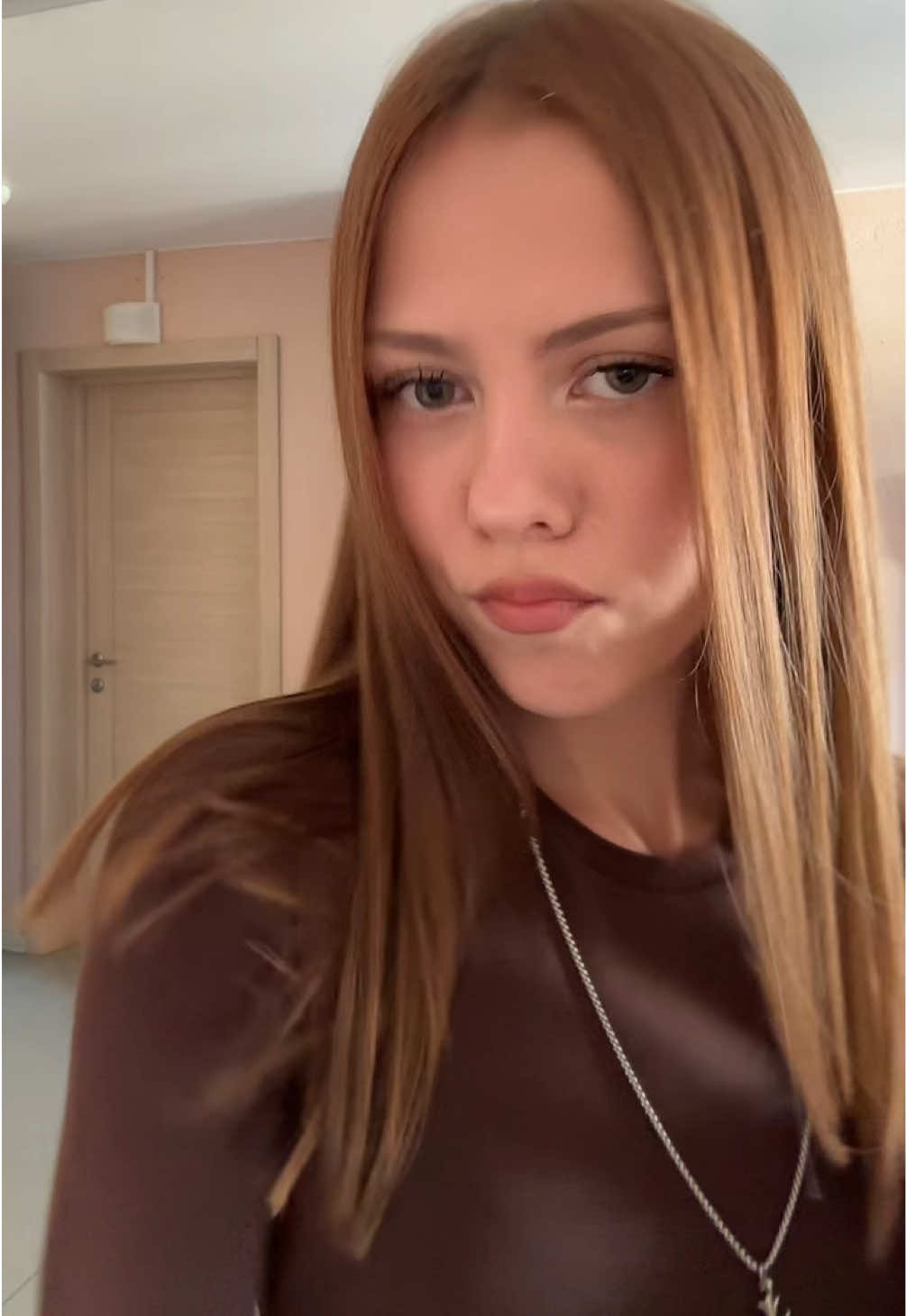 @༒