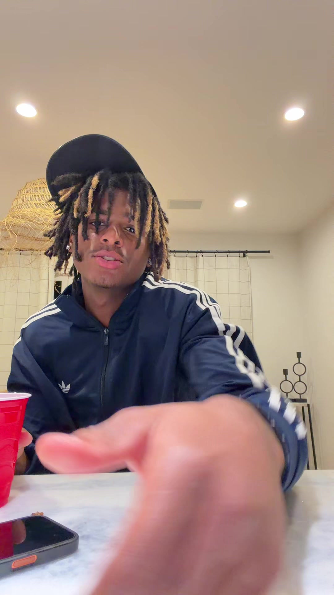 @__vonyy