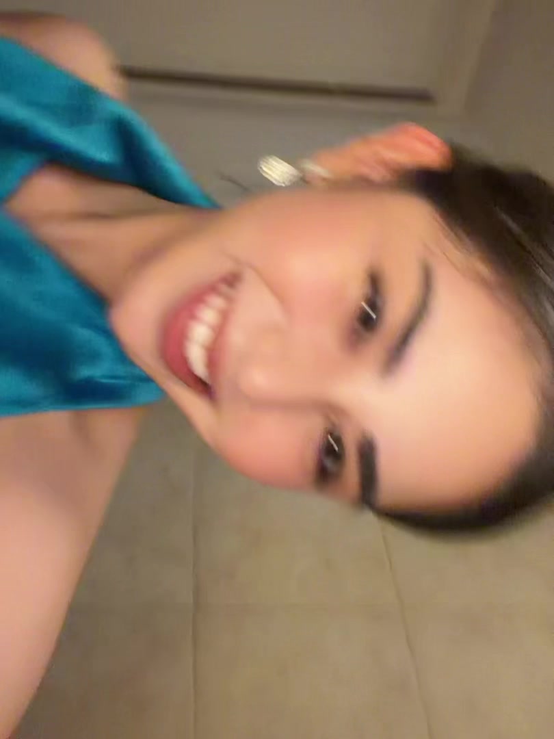 @Laursaur🦖