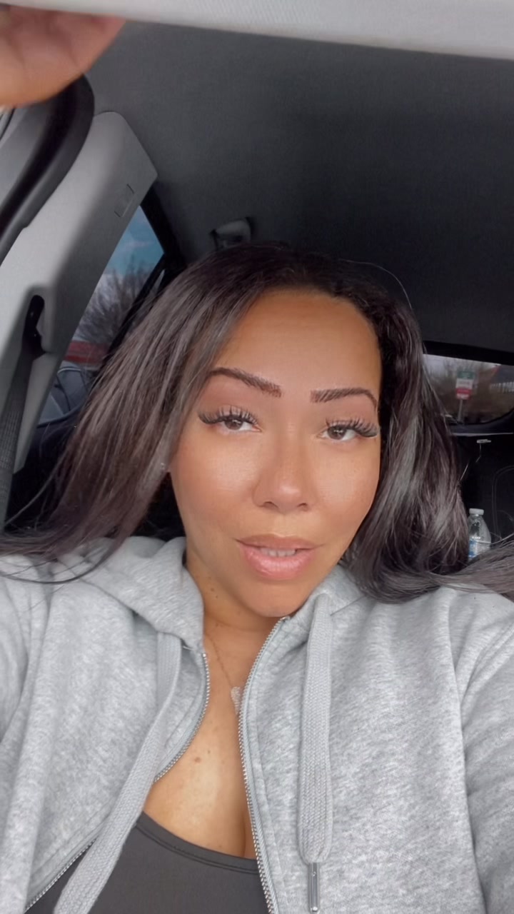 @KrystinaB 🦅🖤