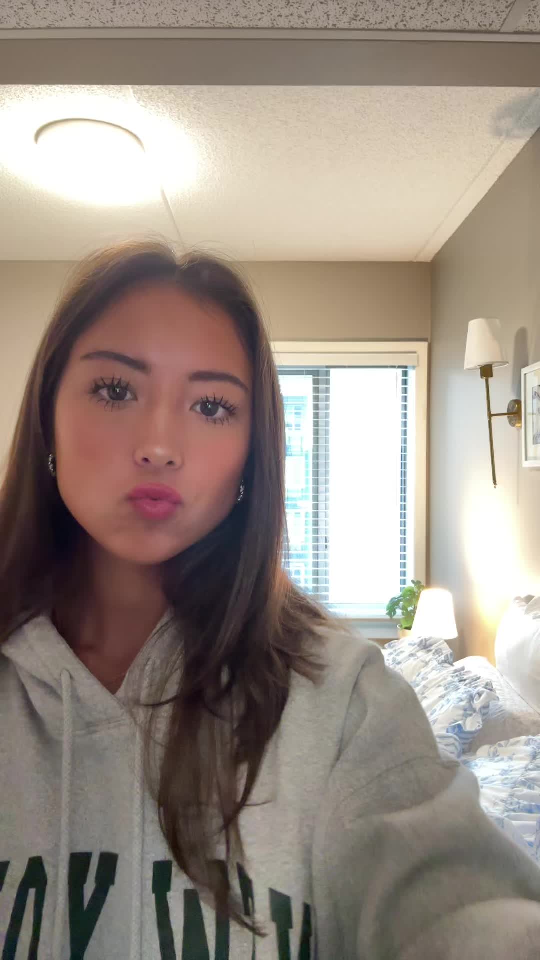 @helllloooo