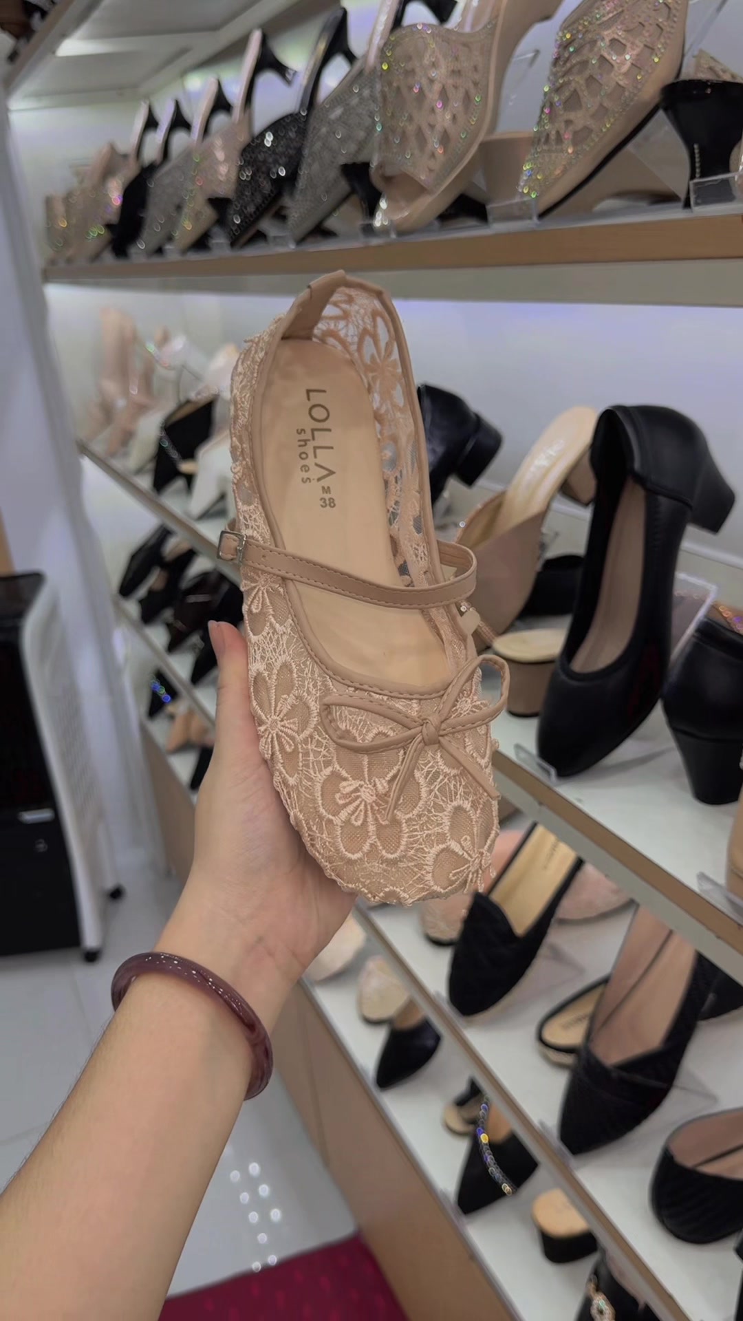 @Cherry Shoe Store