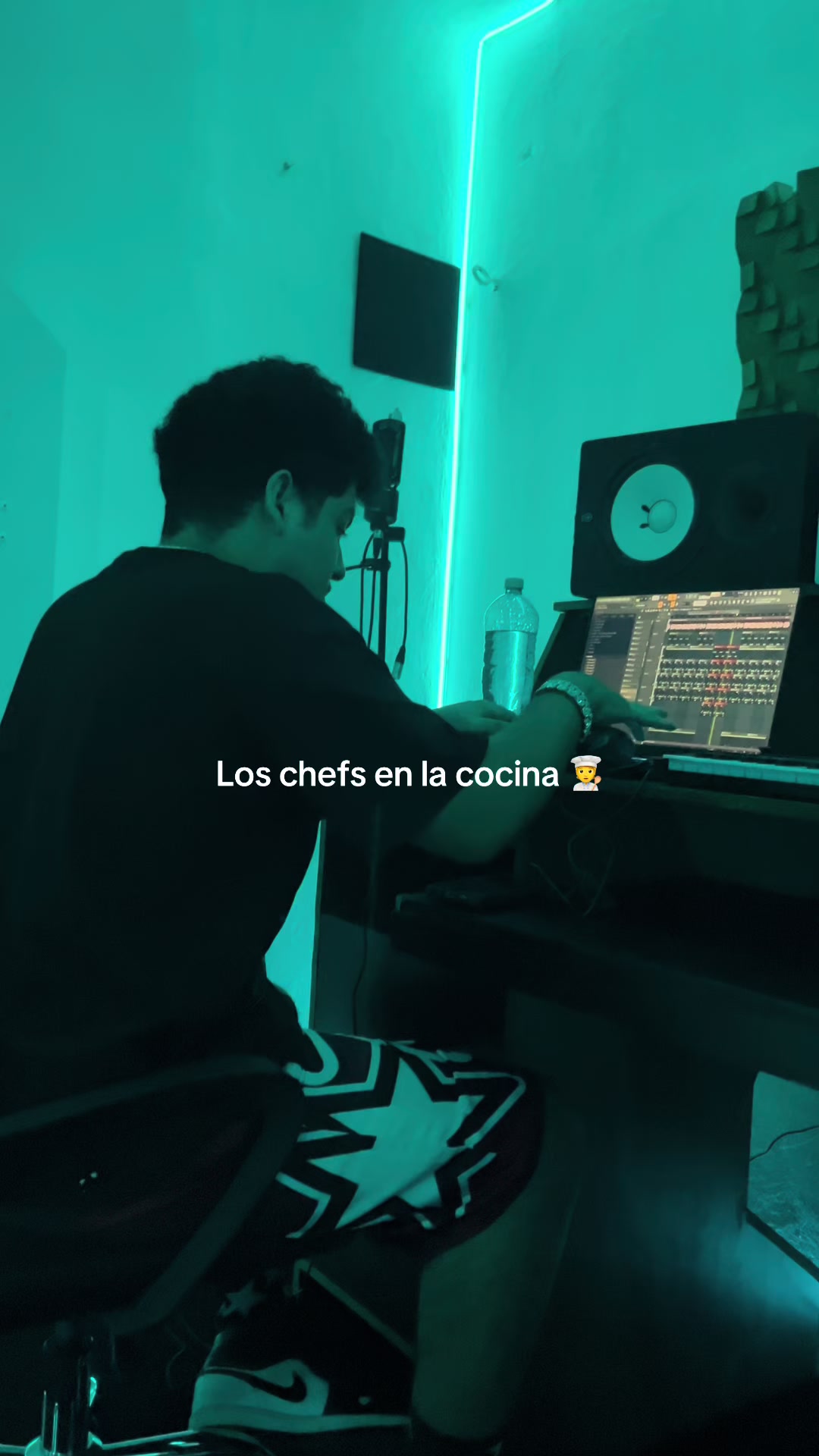 @Alex Logos