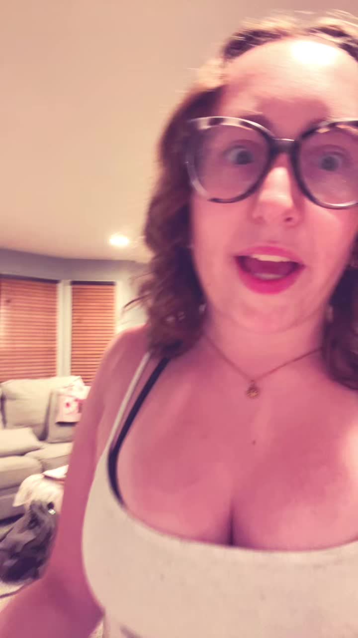 @shepwearsglasses