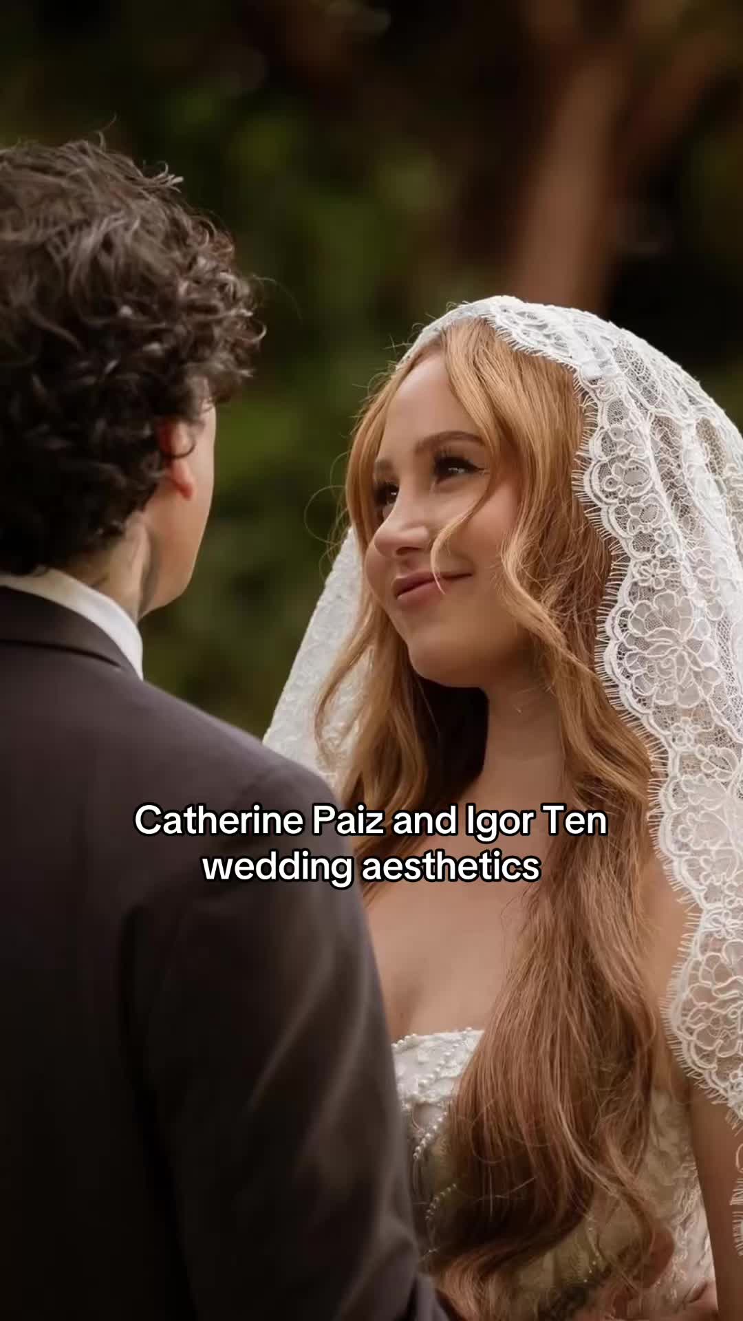 @heyitsellle