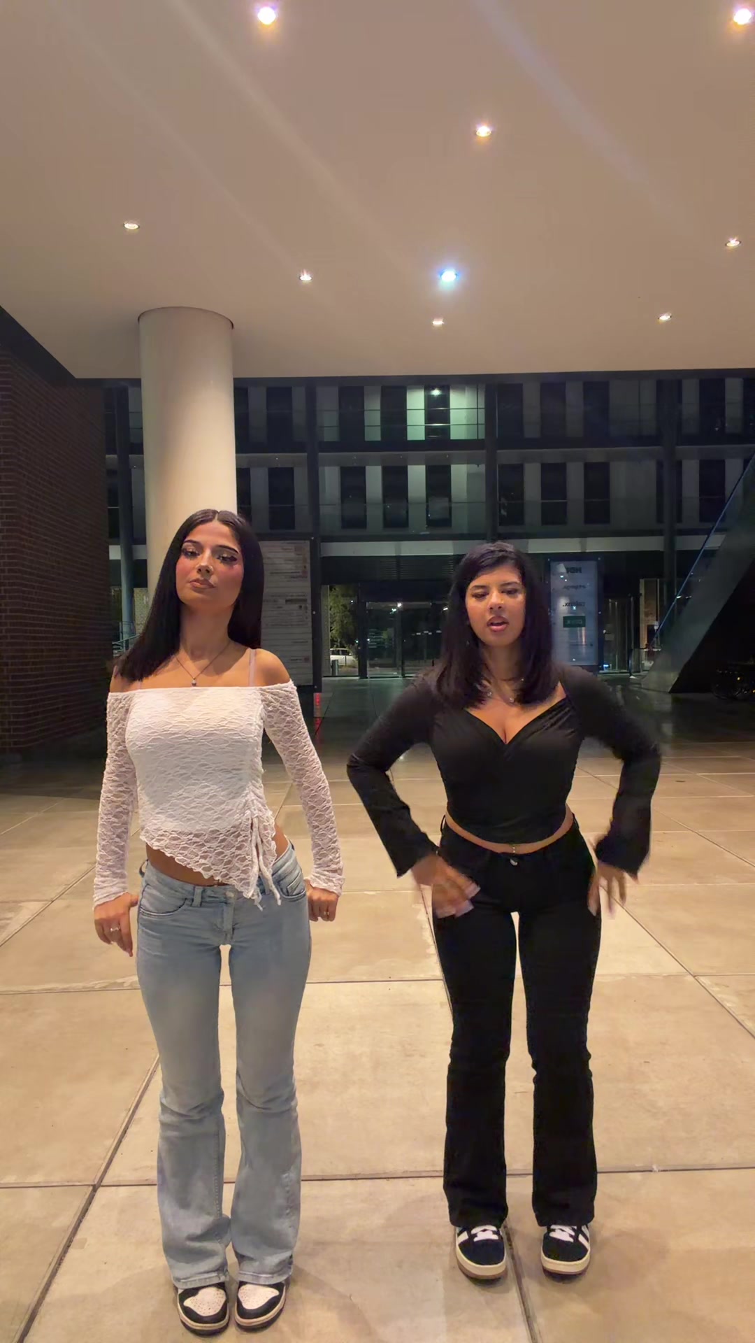 @𝐗𝐗
