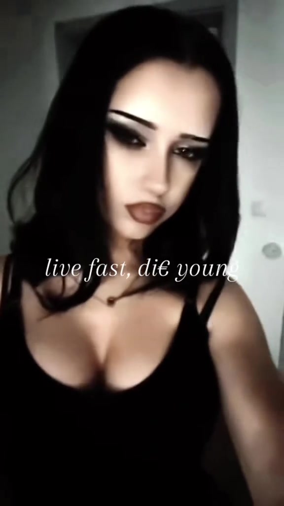 @philomena🦇