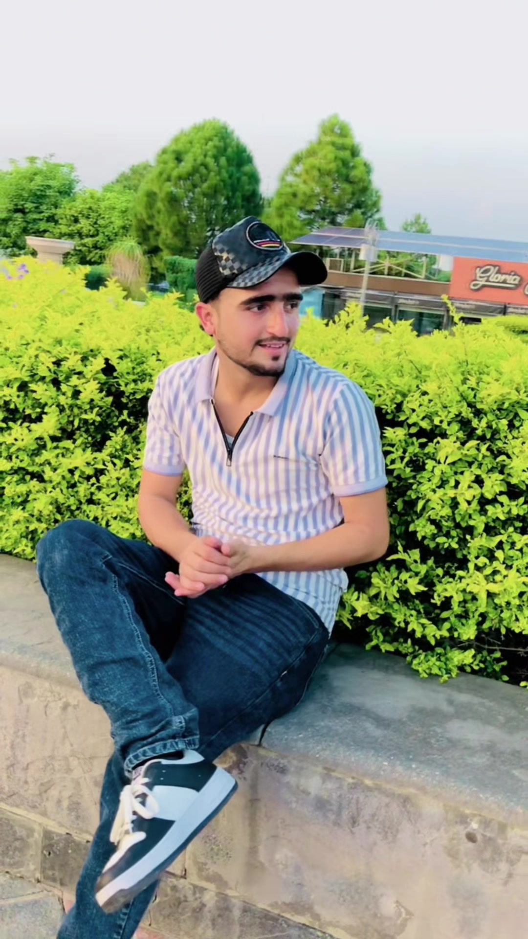 @Mr_ Zeeshan077