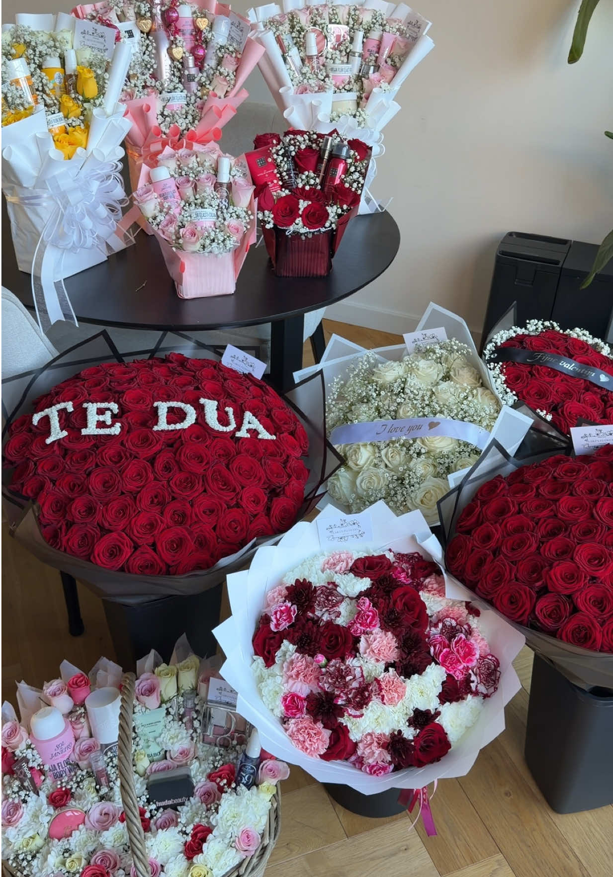 @Lara&rsquo;s Flowers