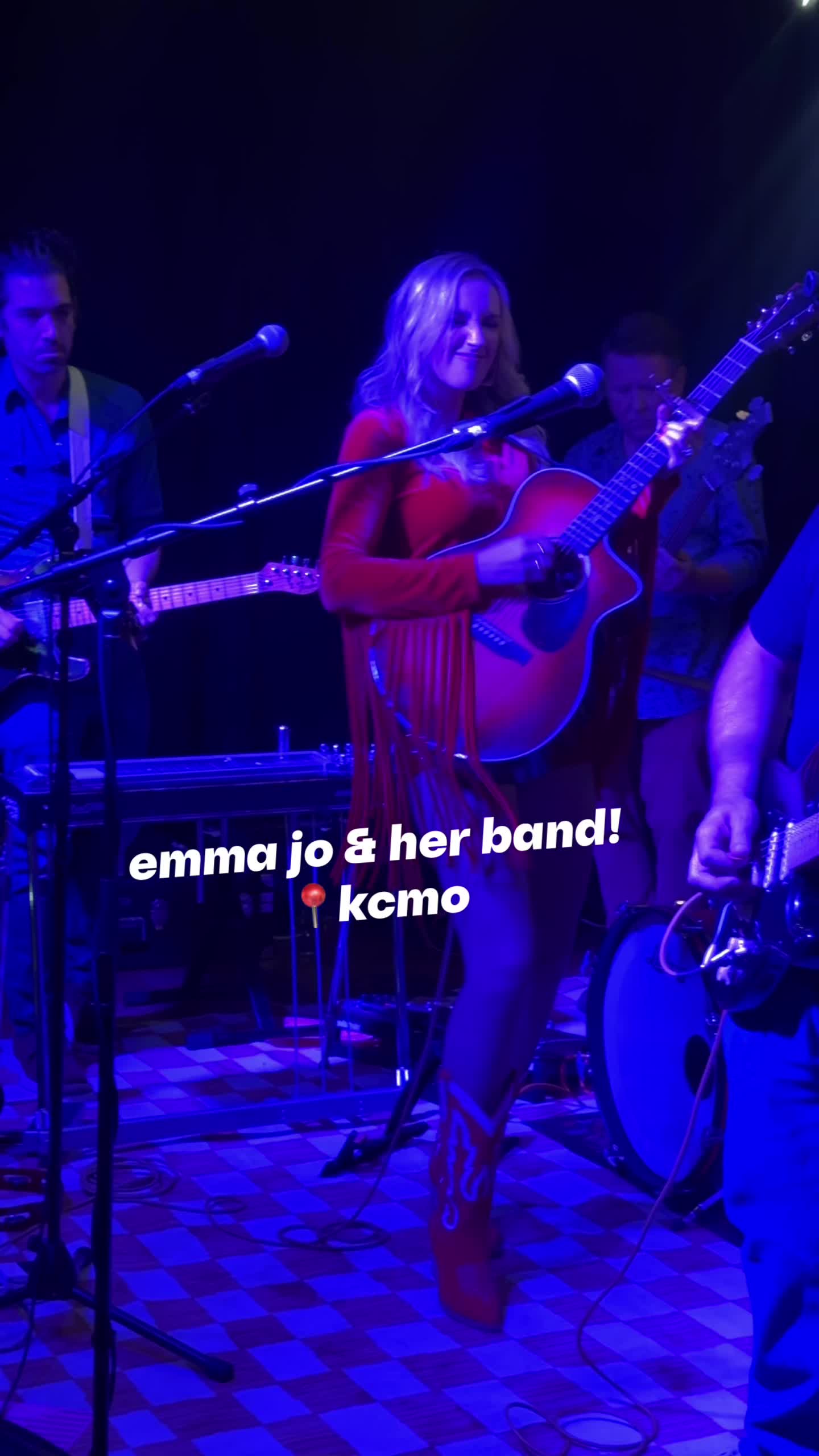 @EMMA JO 🎀 COUNTRY SINGER