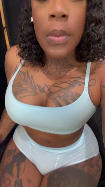 @nikkinicole 💕💕