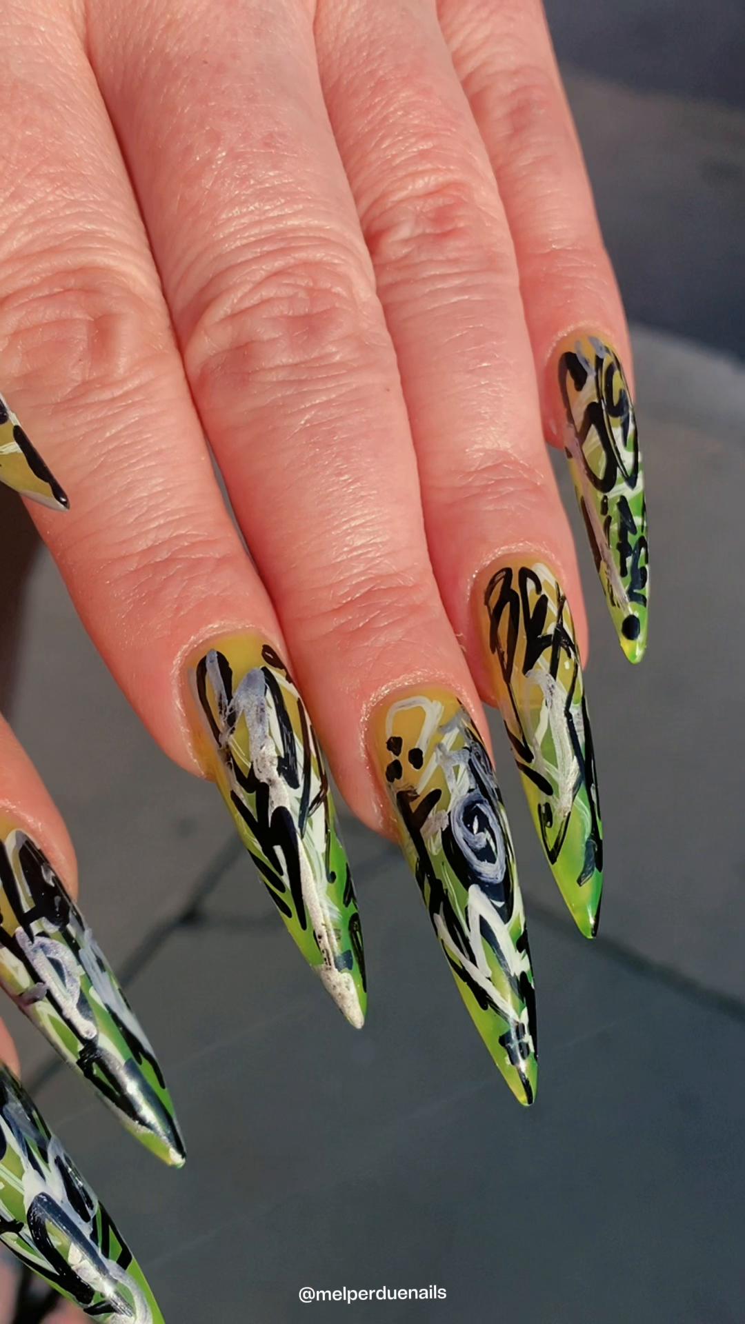 @Mel | Russian Manicurist