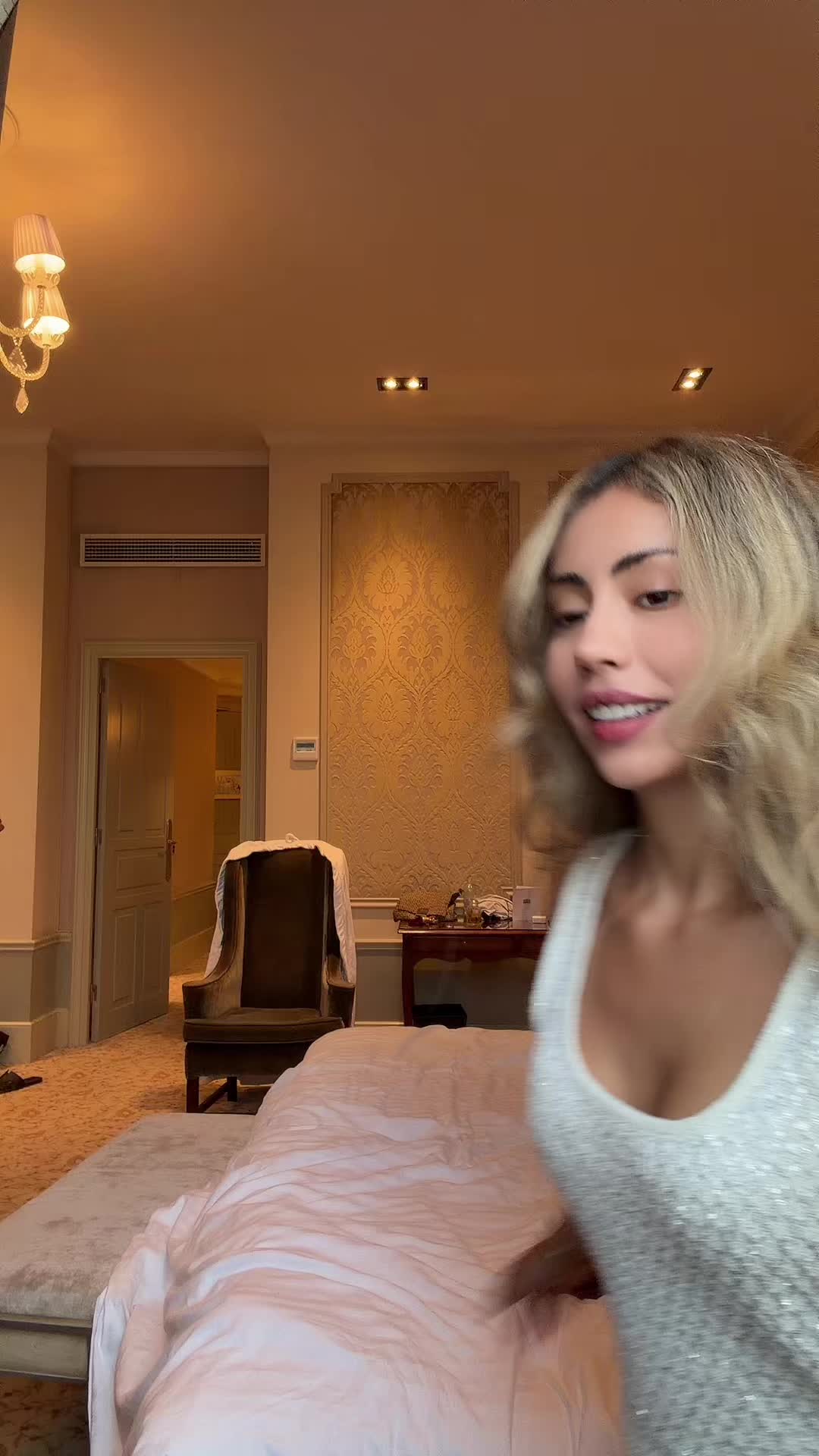 @Alo