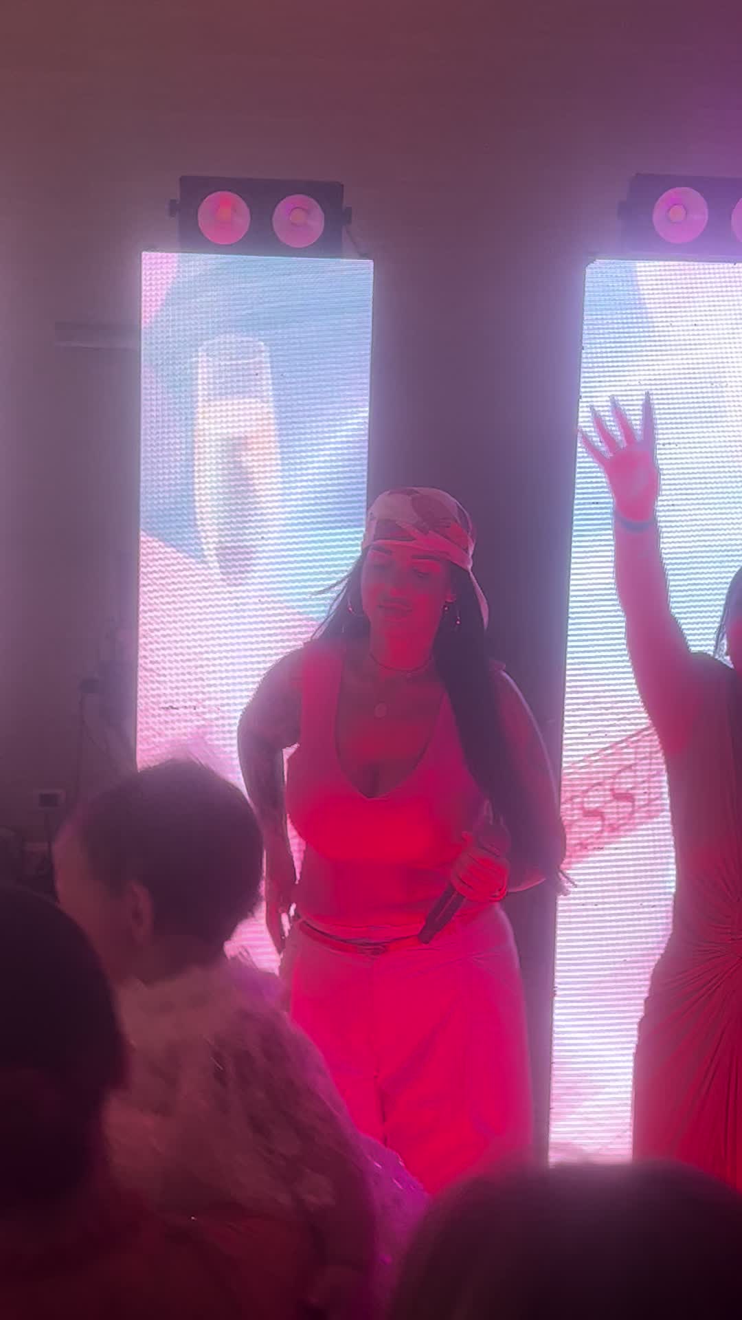 @Mariarcaavella2