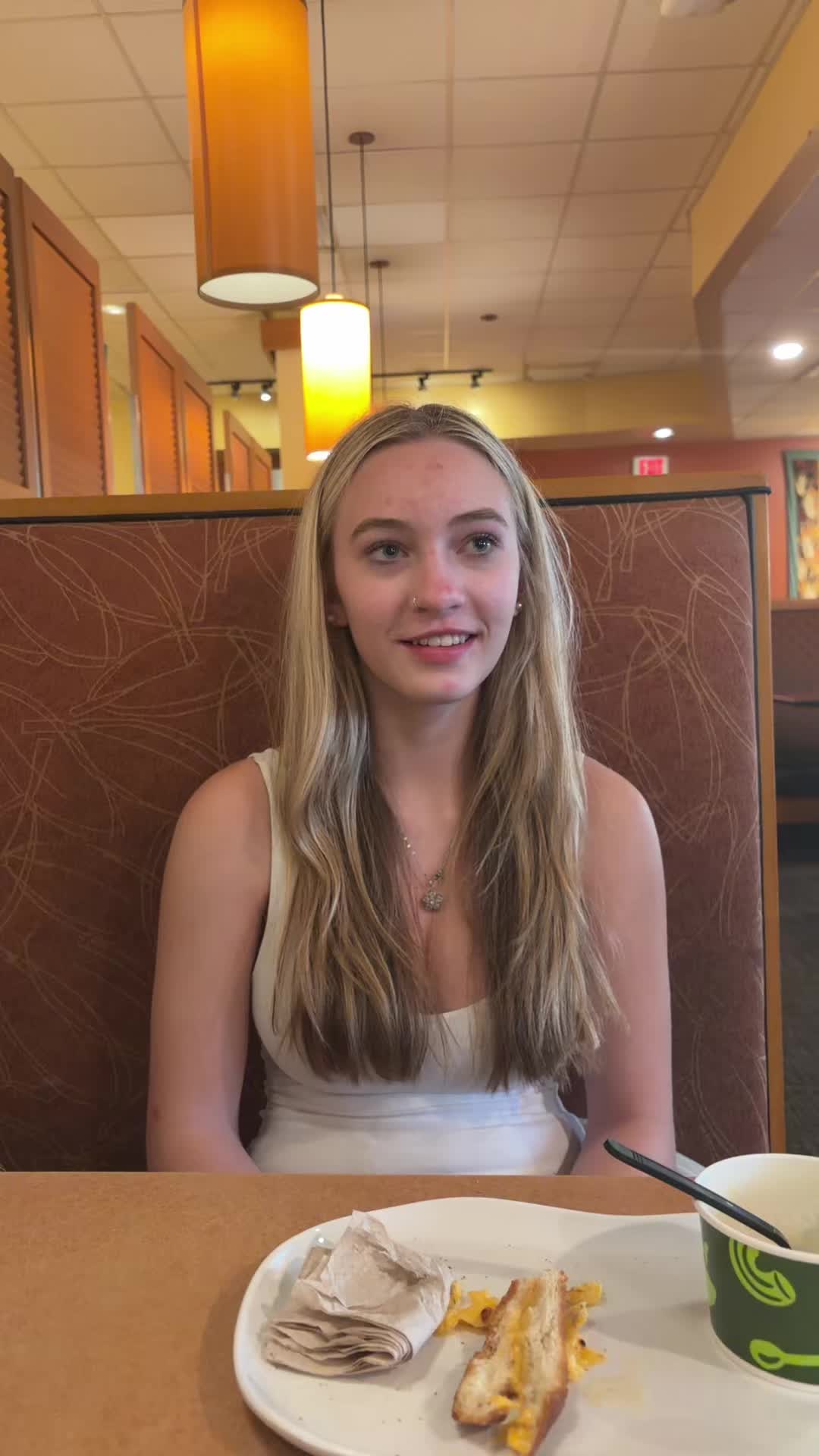 @vivianleake1