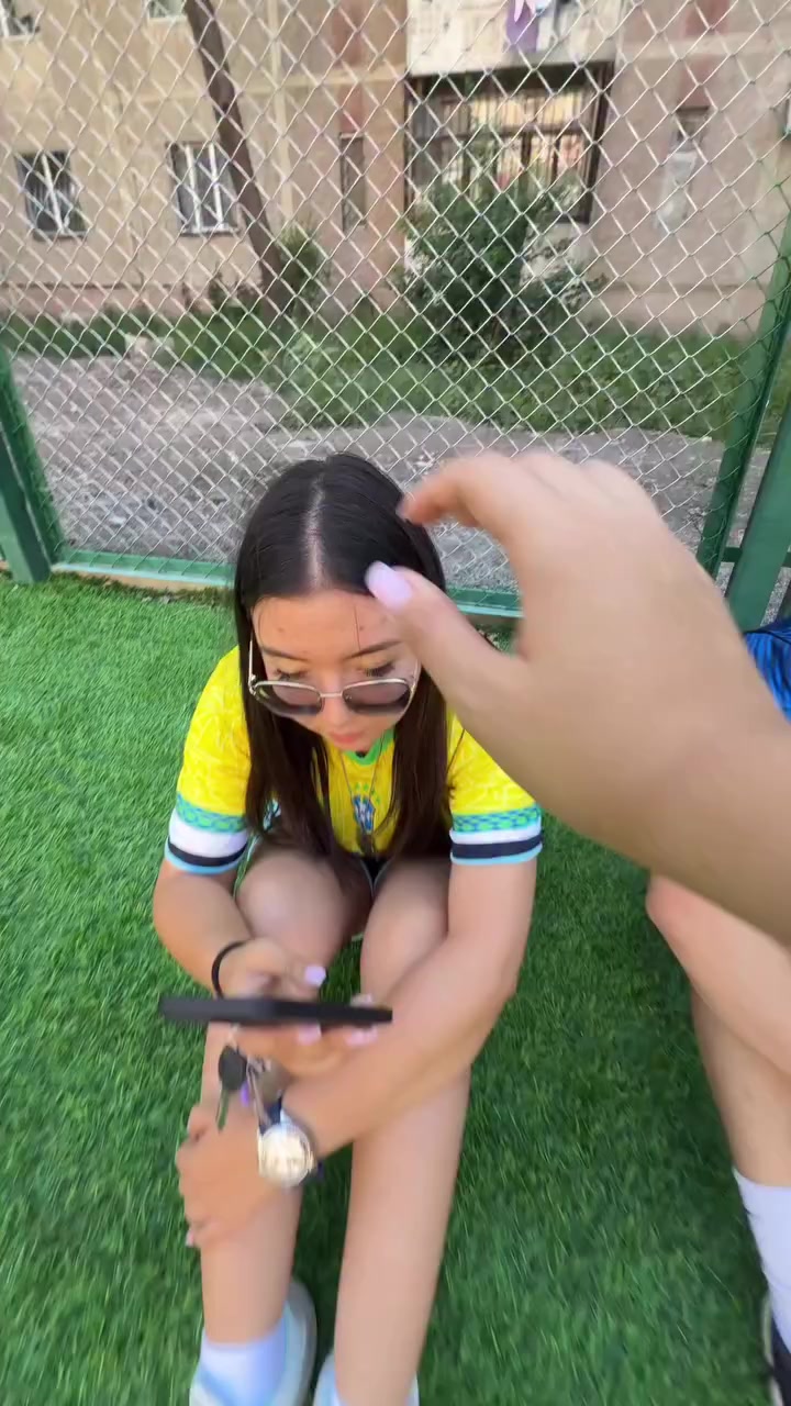 @...