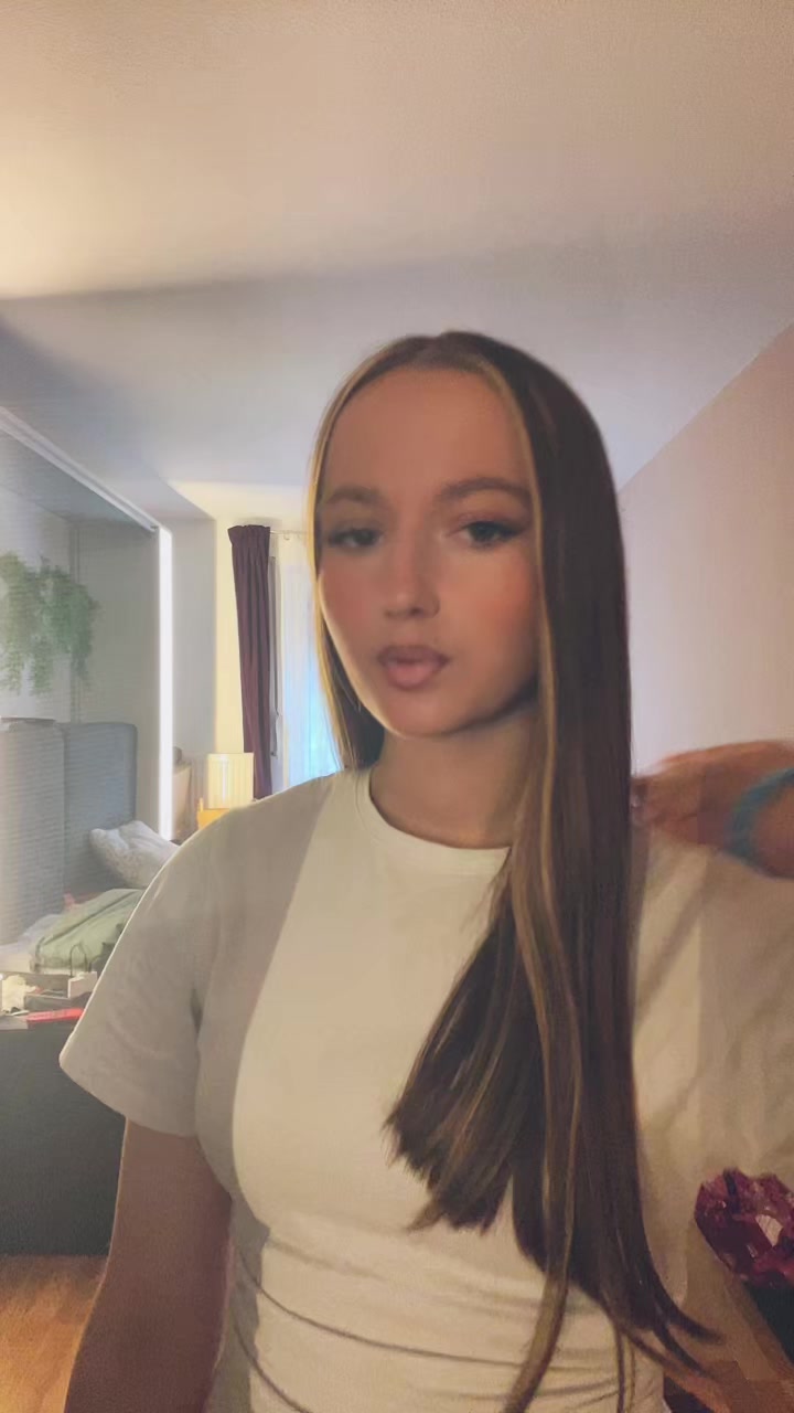 @🫐