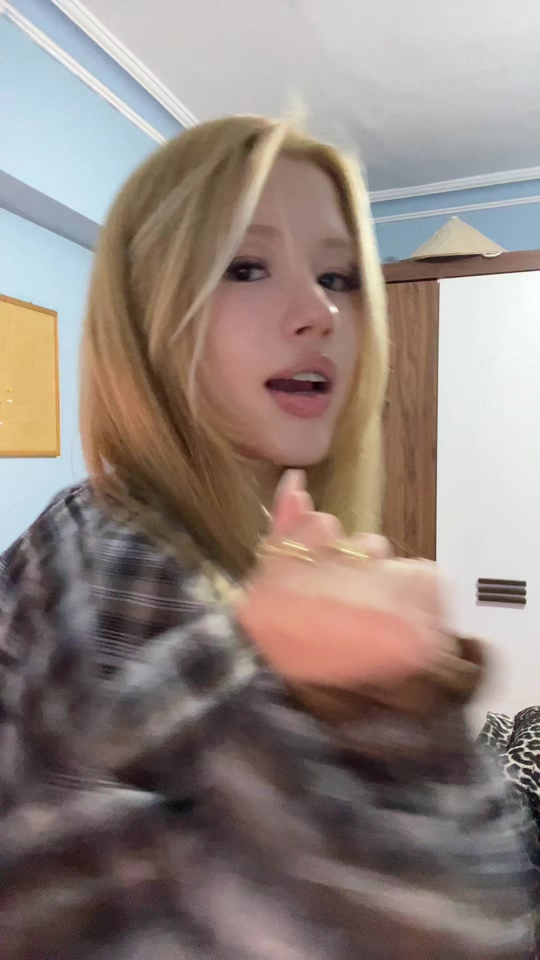 @elliflly