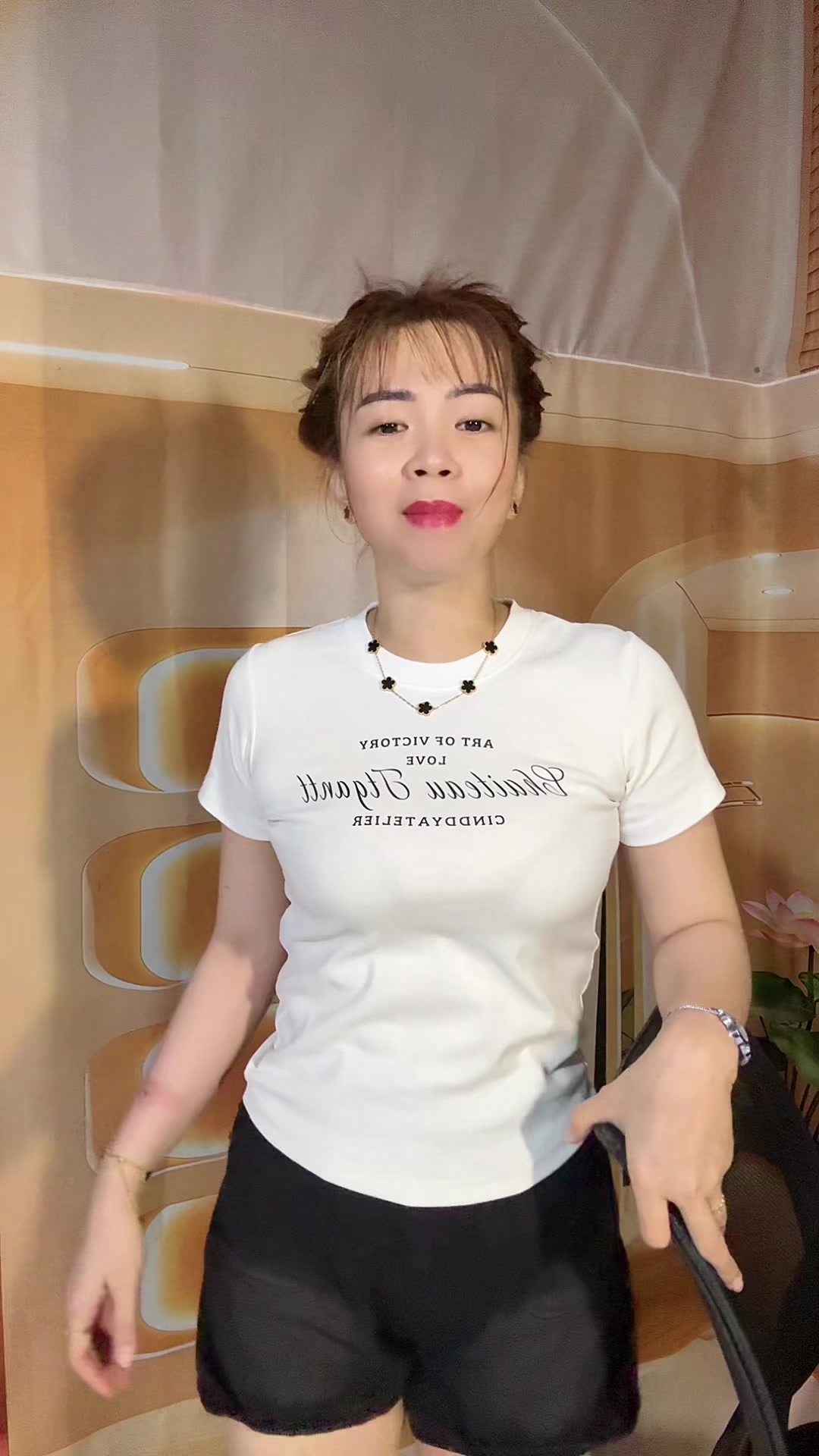 @Em Cẩm N&egrave;