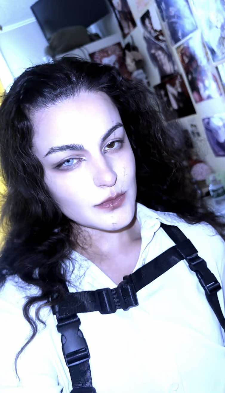 @Noravanrouge