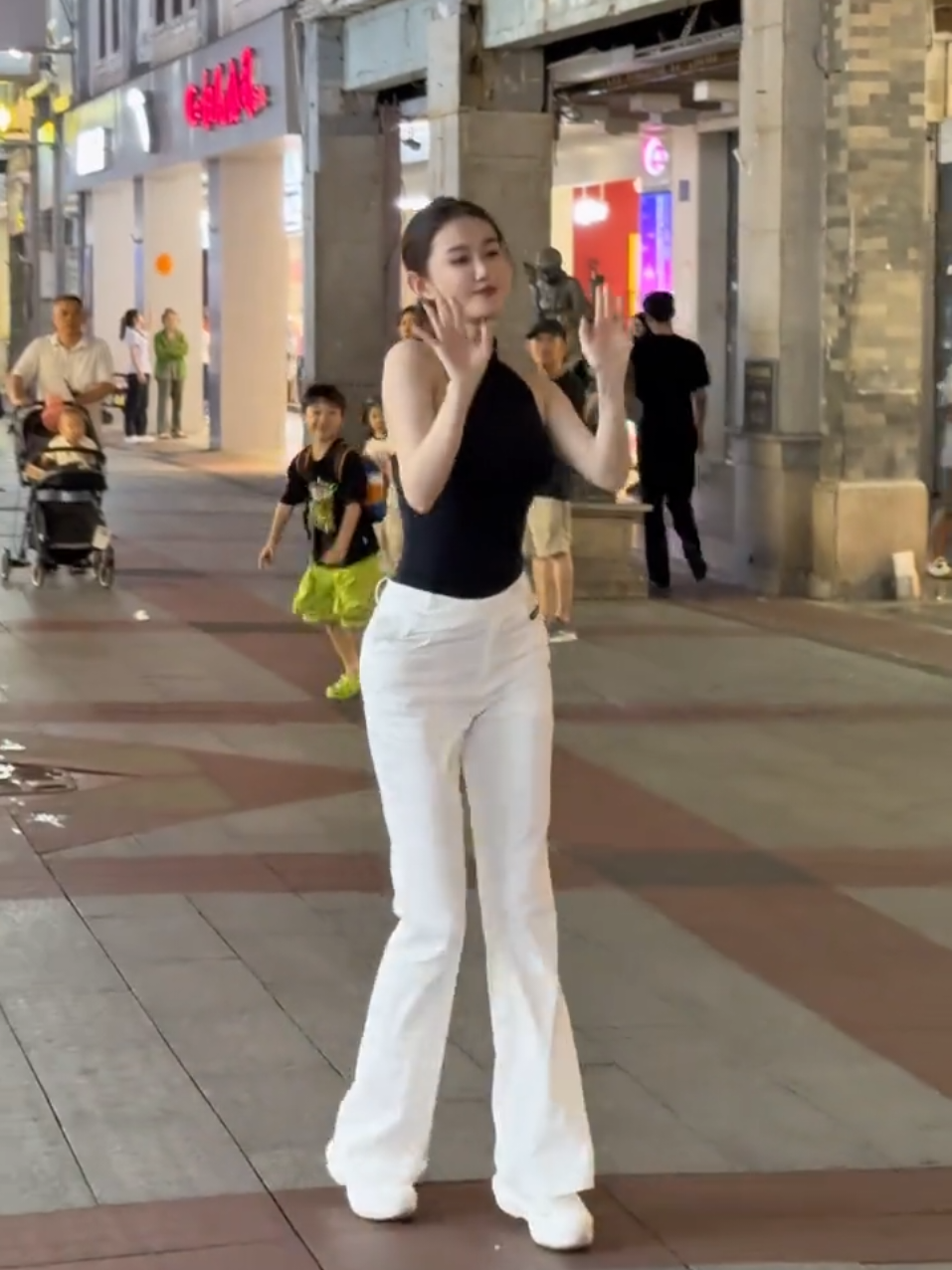 @Sally 王雪莉 大笑笑