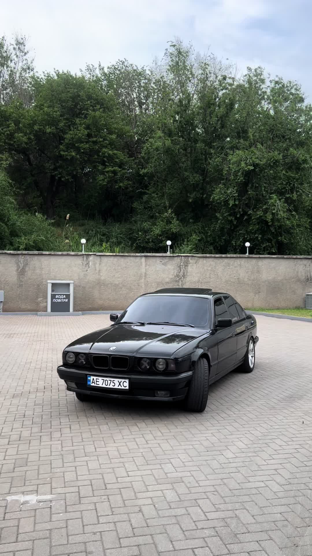 @…