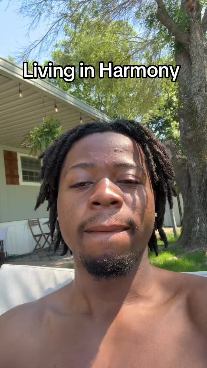 @moyoezzy