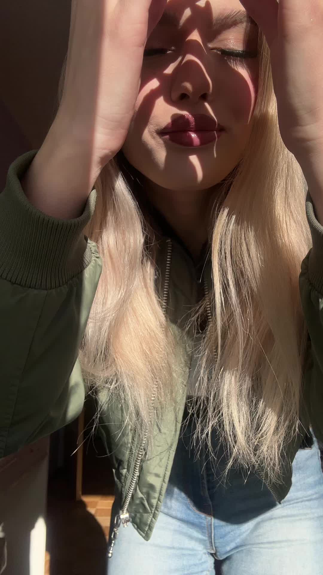 @Emka🤩