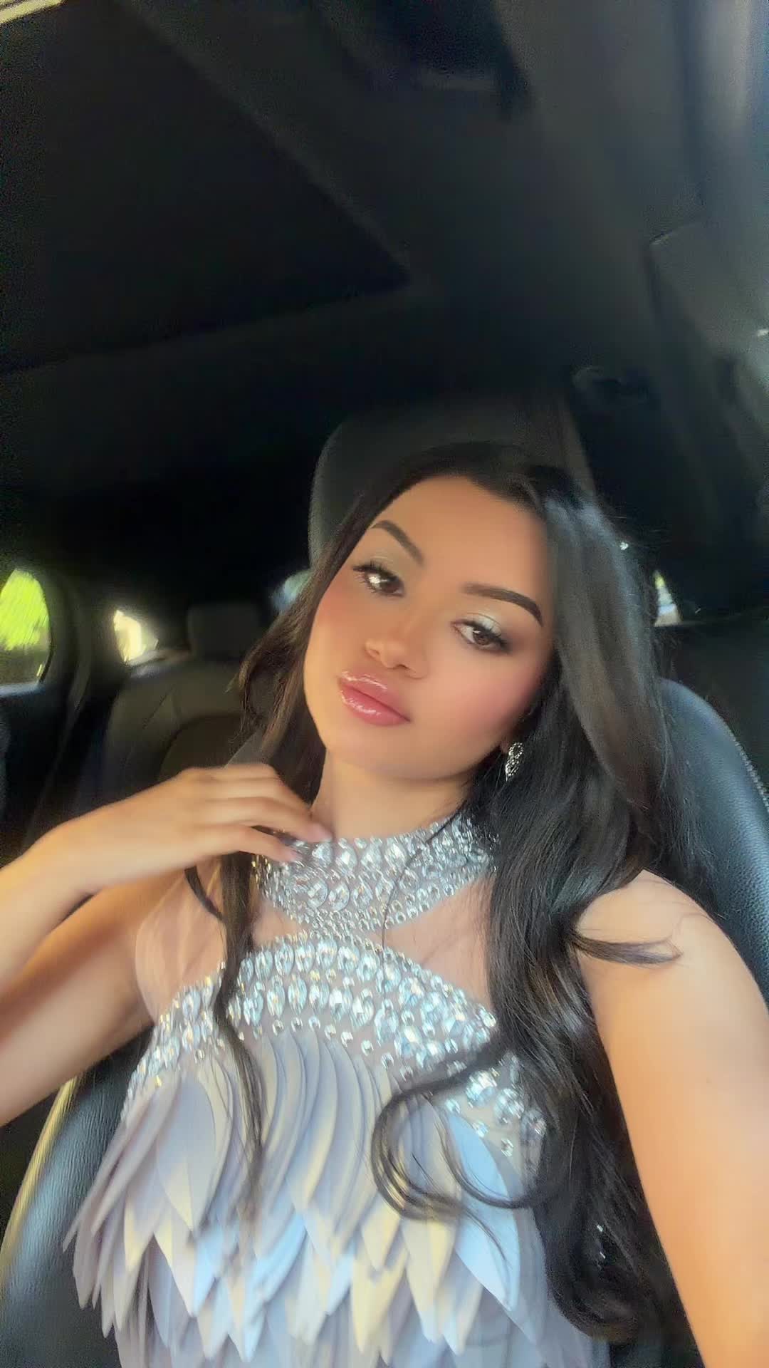 @RoselindaM