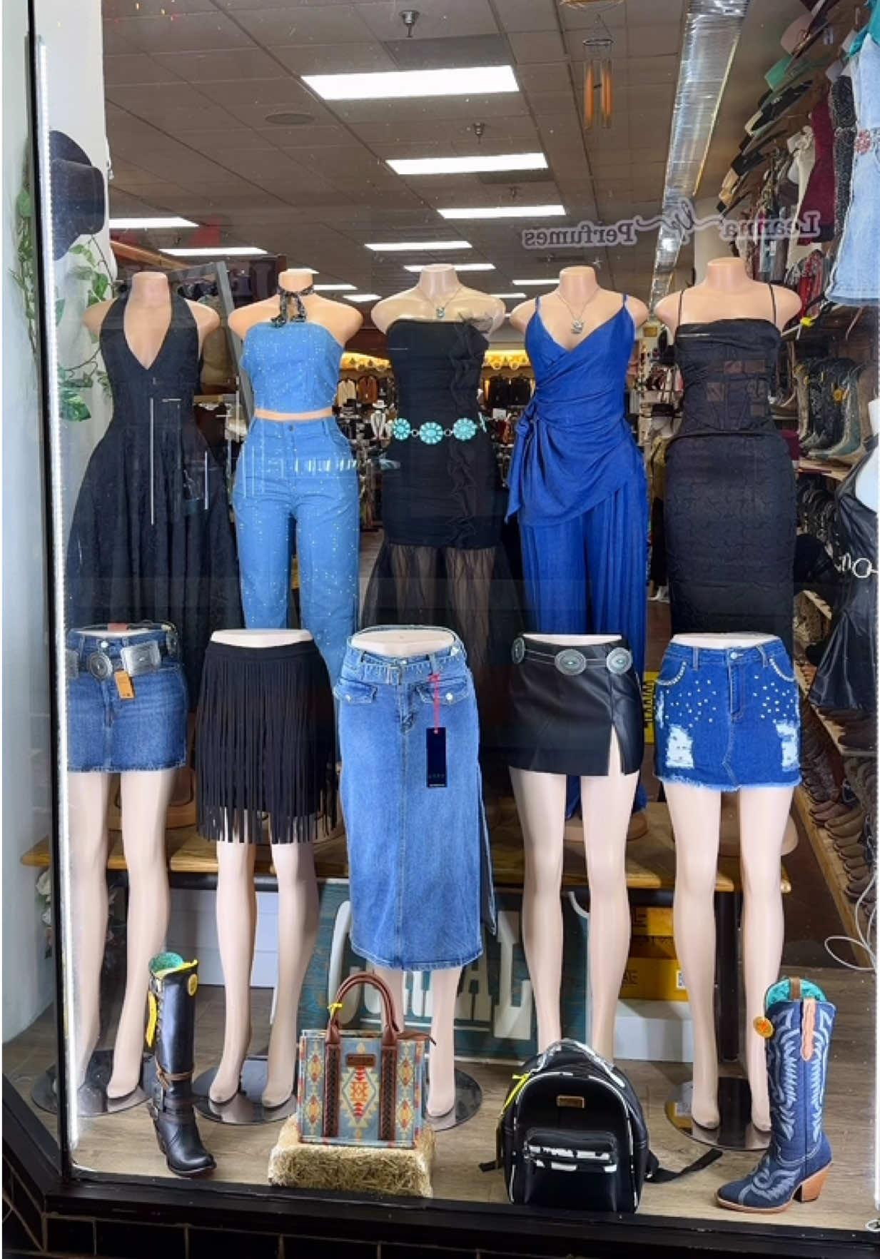@La Laguna Western Wear